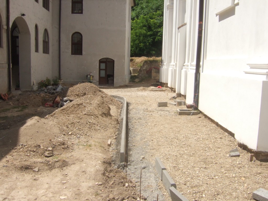 Фотографија из галерије Манастира Кувеждин, 2011 (14)